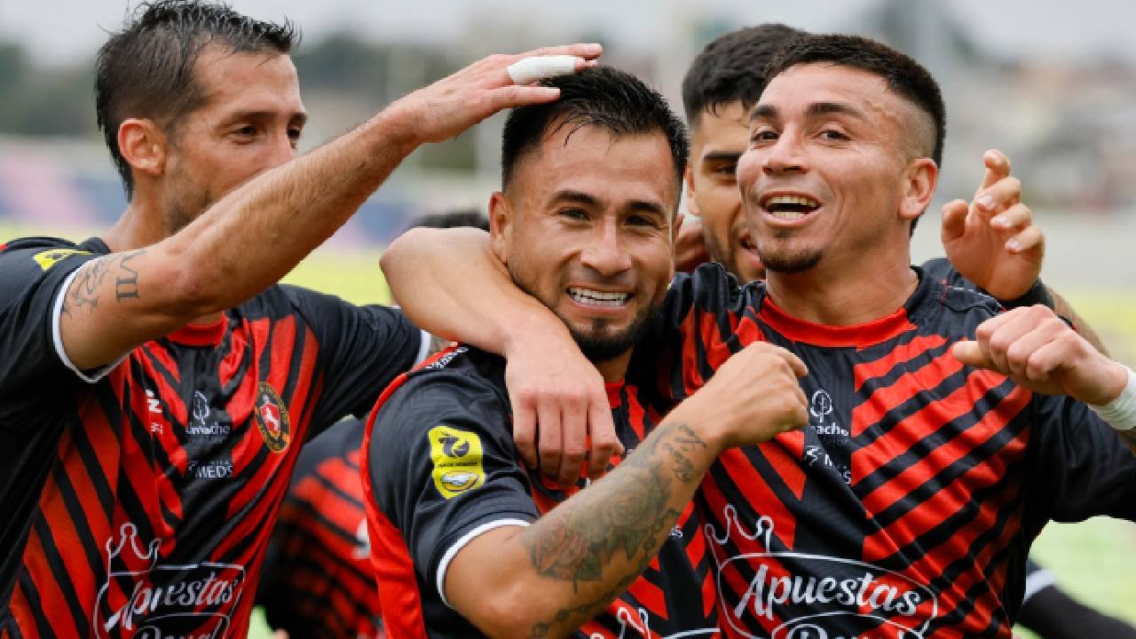 «Lo tengo pendiente»: Jean Meneses espera llegar a uno de los tres grandes del fútbol chileno