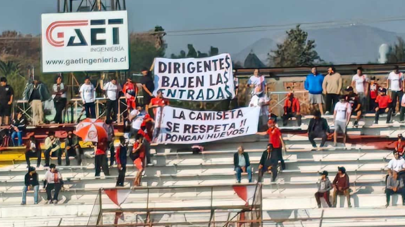 Se manifestaron desde la tribuna: molestia en Unión San Felipe por alto valor de entradas