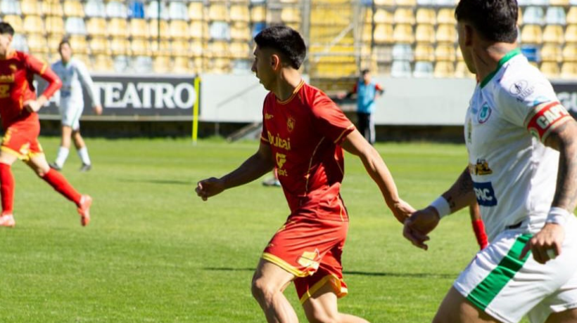 Unión Glorias Navales recibe a Municipal Mejillones en un duelo clave por la Tercera B